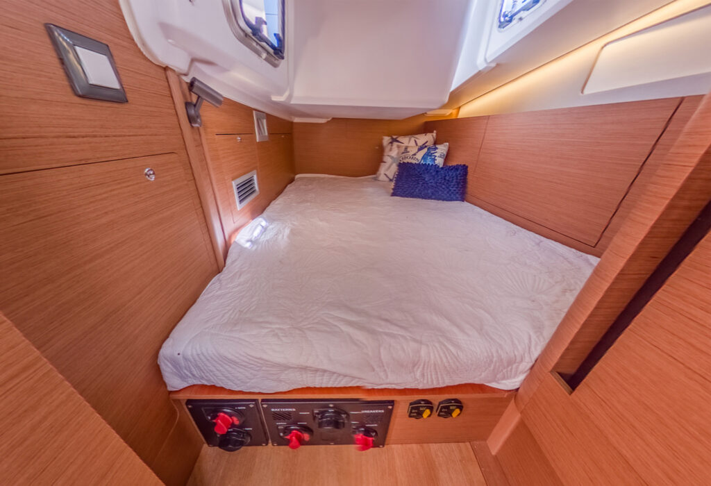 aft-cabin-2020-Jeanneau-410-All-Points-Yacht-Sales-904-501-1532