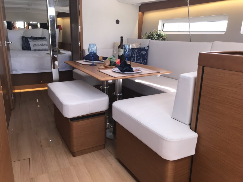 2019 Jeanneau 440 -