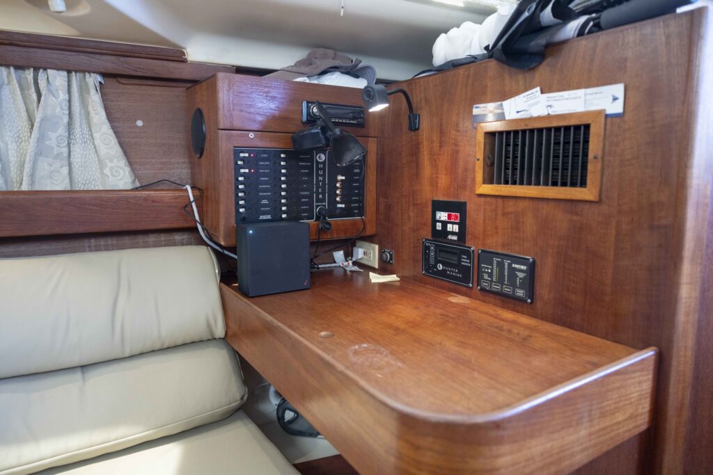 2001 Hunter 340 - Our Way