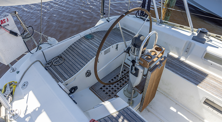 cockpit stern