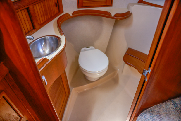 1998 Island Packet 40 - All Points Yacht Sales - 907-717-1288