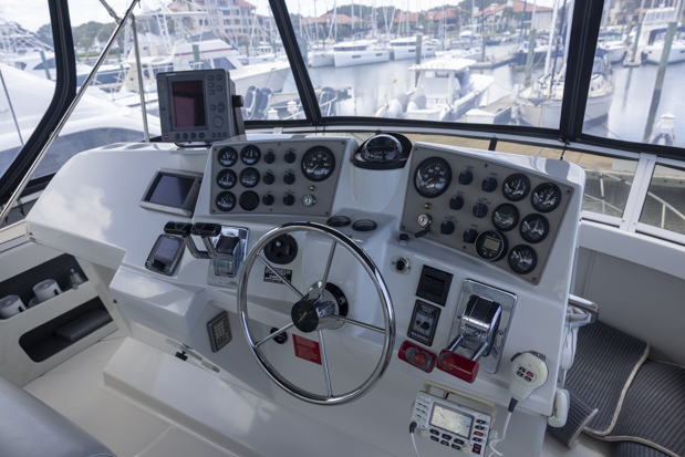 1999 Carver 356 - Seas The Moment - All Points Yacht Sales - 904-717-1288